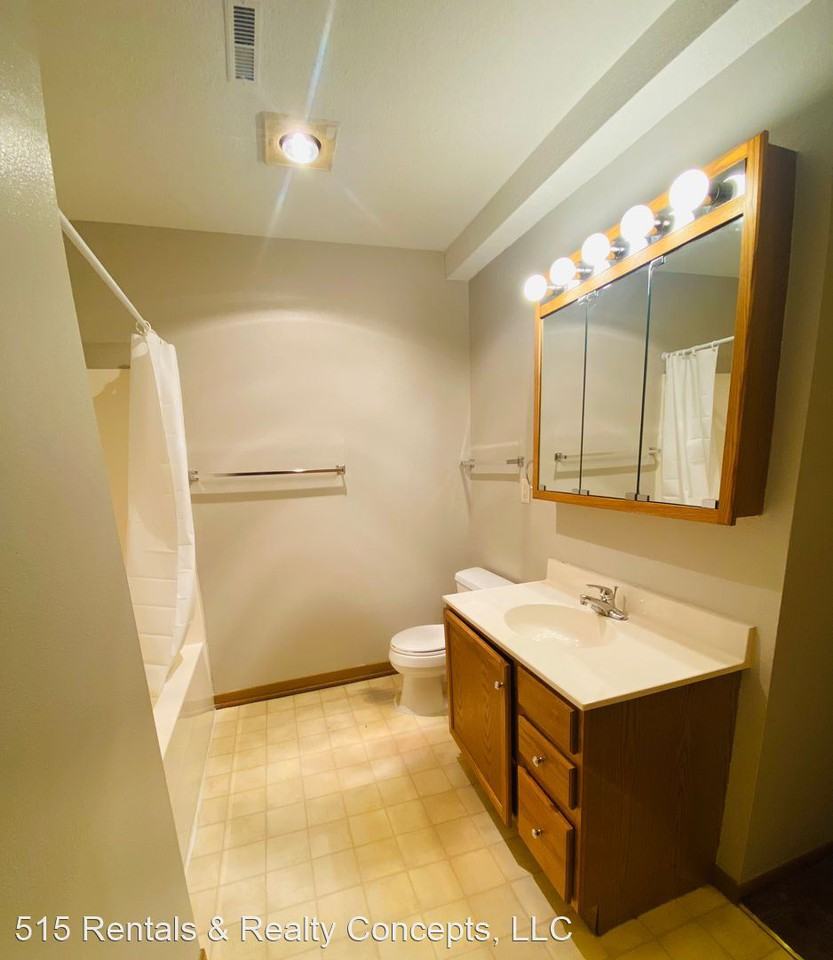 700 E County Line Rd - Photo 2 of 5