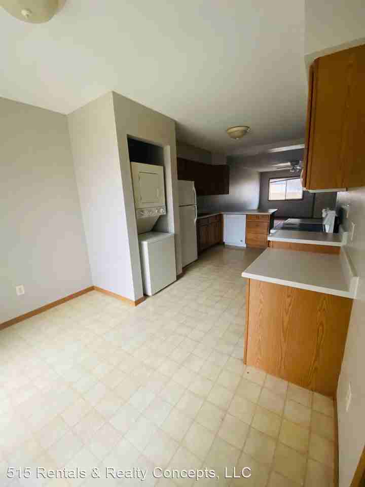 700 E County Line Rd - Photo 3 of 5