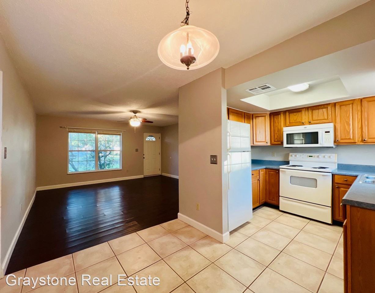 918 Louisiana Ave - Photo 3 of 17