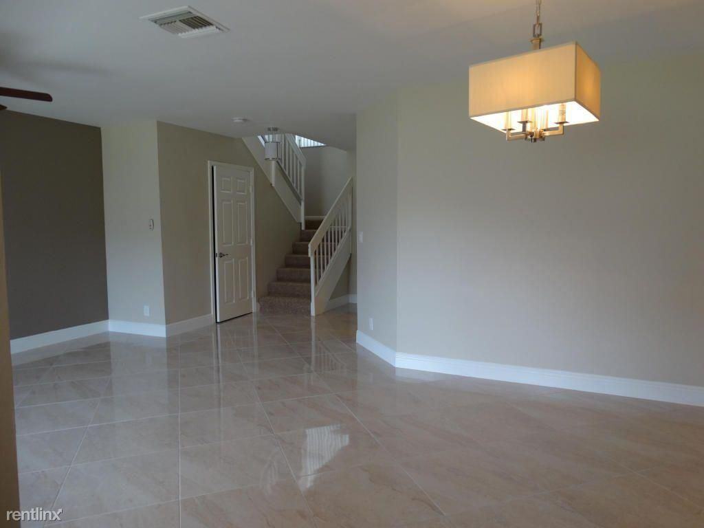 5824 Northpointe Ln - Photo 2 of 10