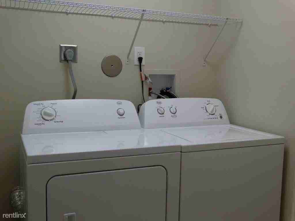 5824 Northpointe Ln - Photo 3 of 10