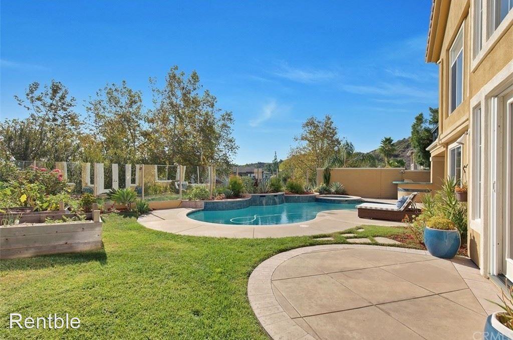 10 Danville Ln - Photo 3 of 36