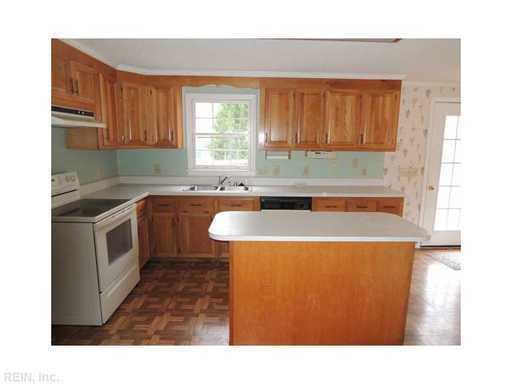 250 Twin Oaks Dr - Photo 3 of 13