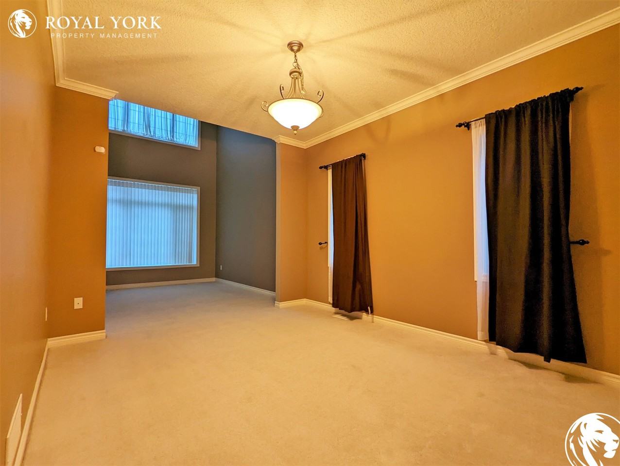 382 Chambers Ave - Photo 3 of 37