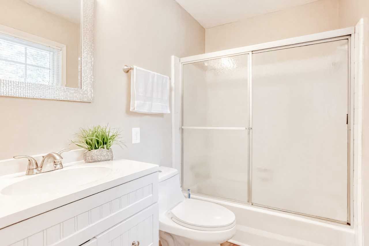 Fairlane Dr - Photo 2 of 17