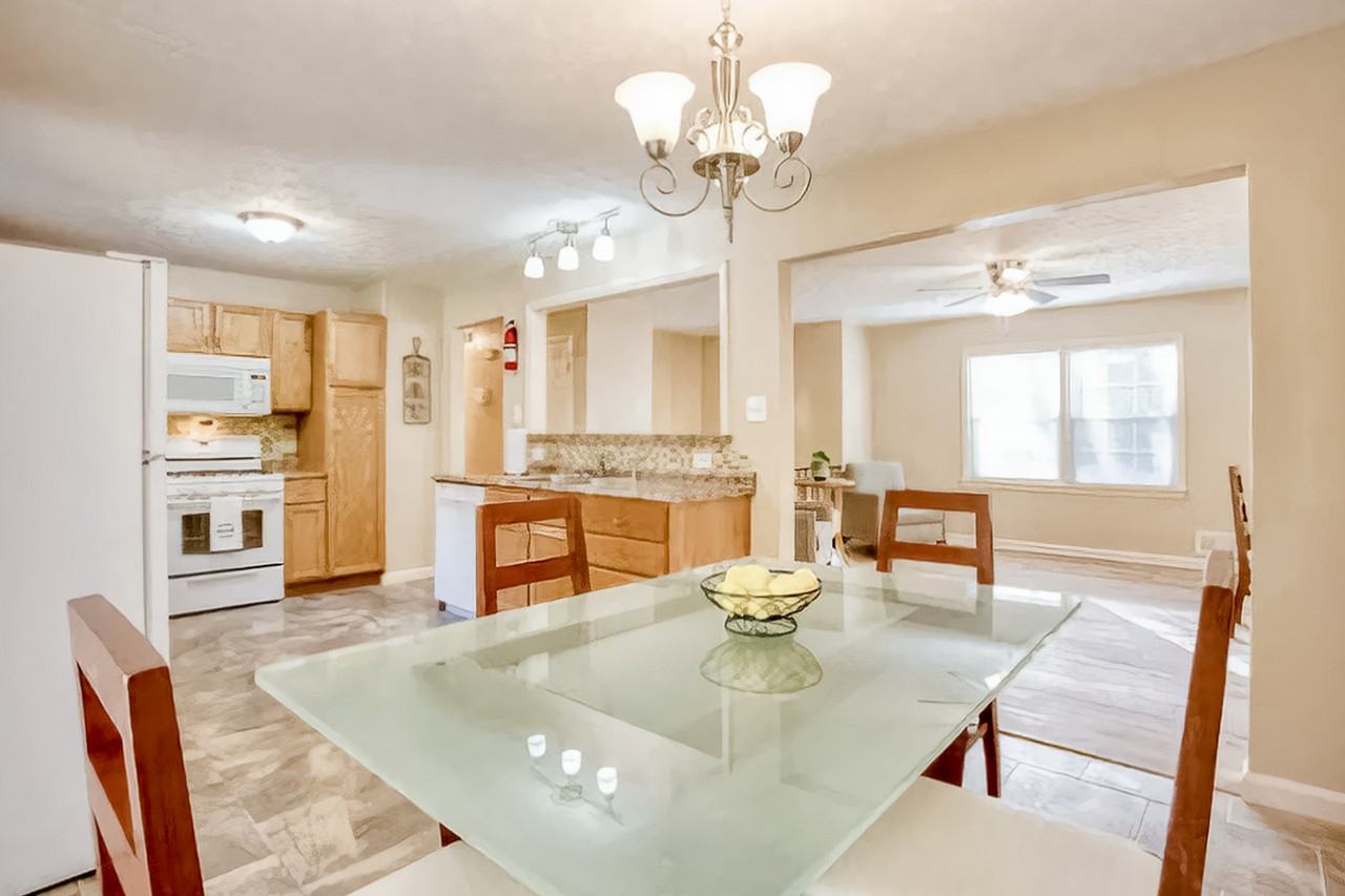 Fairlane Dr - Photo 5 of 17