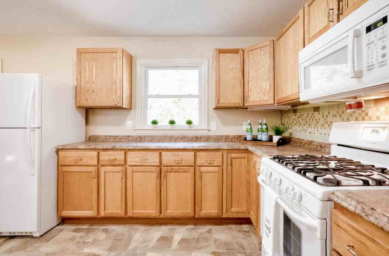 Fairlane Dr - Photo 7 of 17