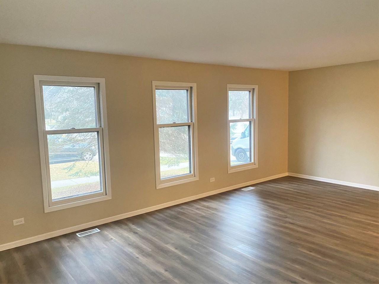 4290 Huntington Blvd - Photo 2 of 13