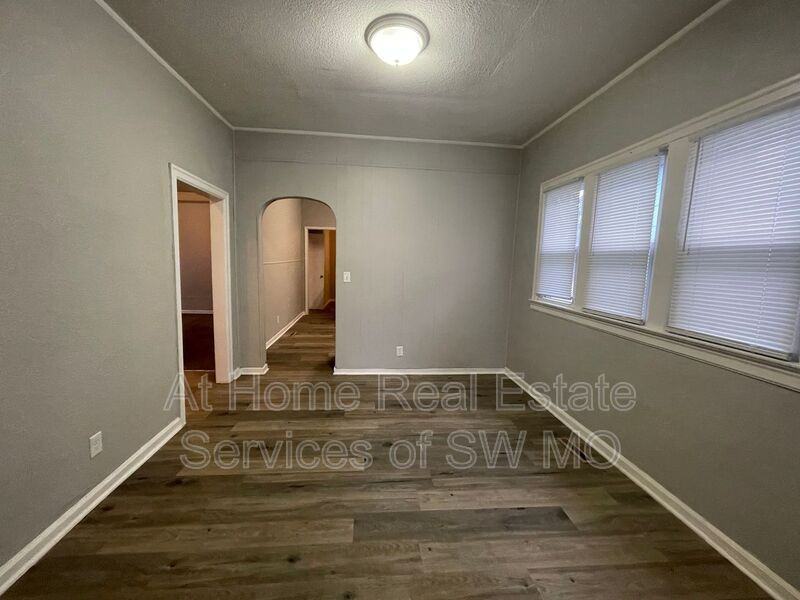 2262 N Ramsey Ave - Photo 4 of 11