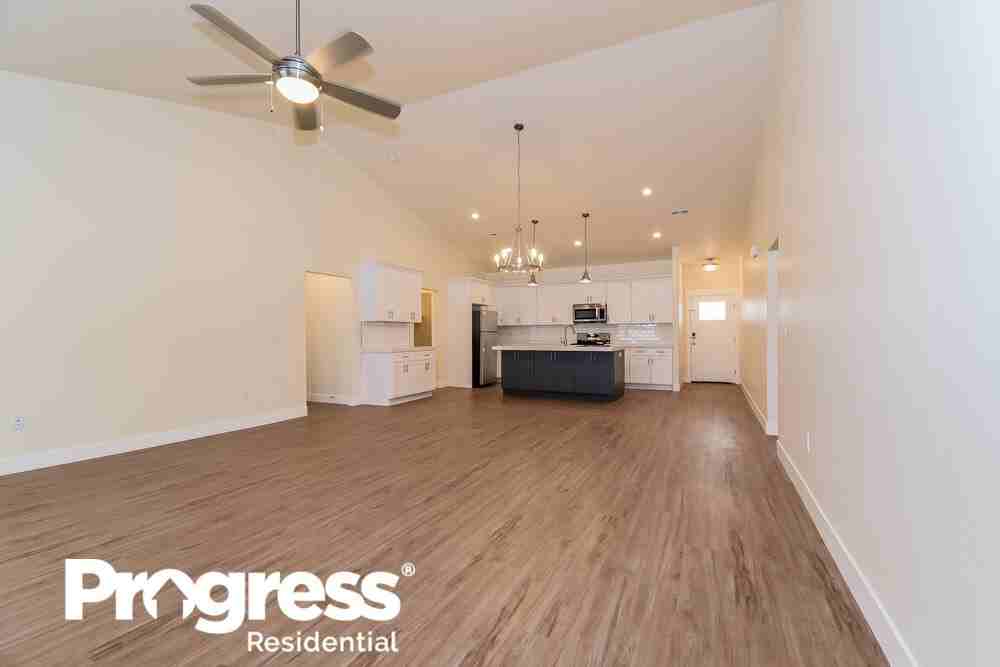 3417 W Sophie Ln - Photo 3 of 16