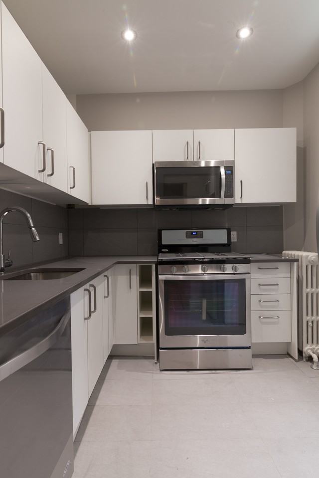 3710-3730 Queen Mary - Photo 2 of 19