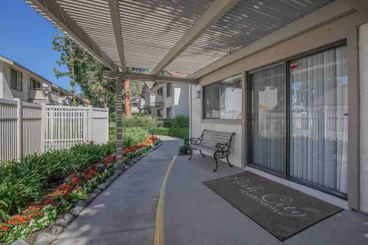 3825 Garden Grove Blvd - Photo 5 of 16