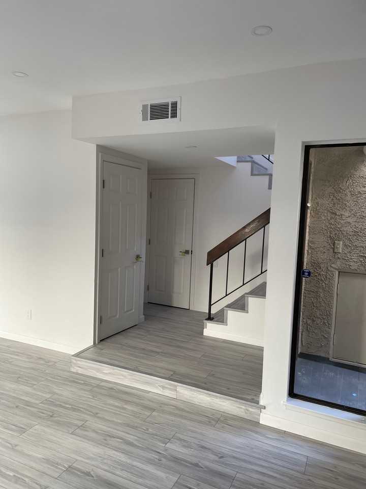 1655 Greenfield Ave #22 - Photo 2 of 13