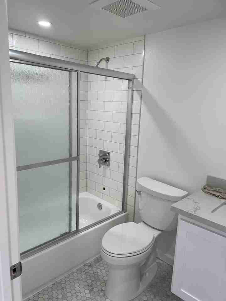 1655 Greenfield Ave #22 - Photo 3 of 13