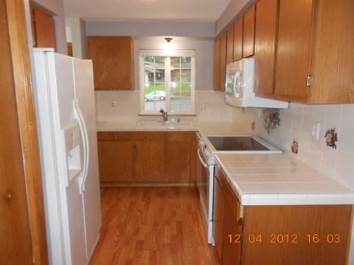 24715 Forest Ct - Photo 2 of 10