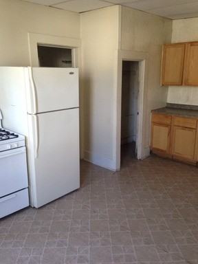 801 Poplar St - Photo 2 of 4