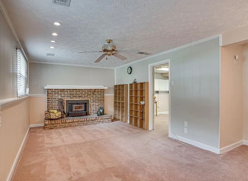 2126 Briarwood Dr - Photo 5 of 15