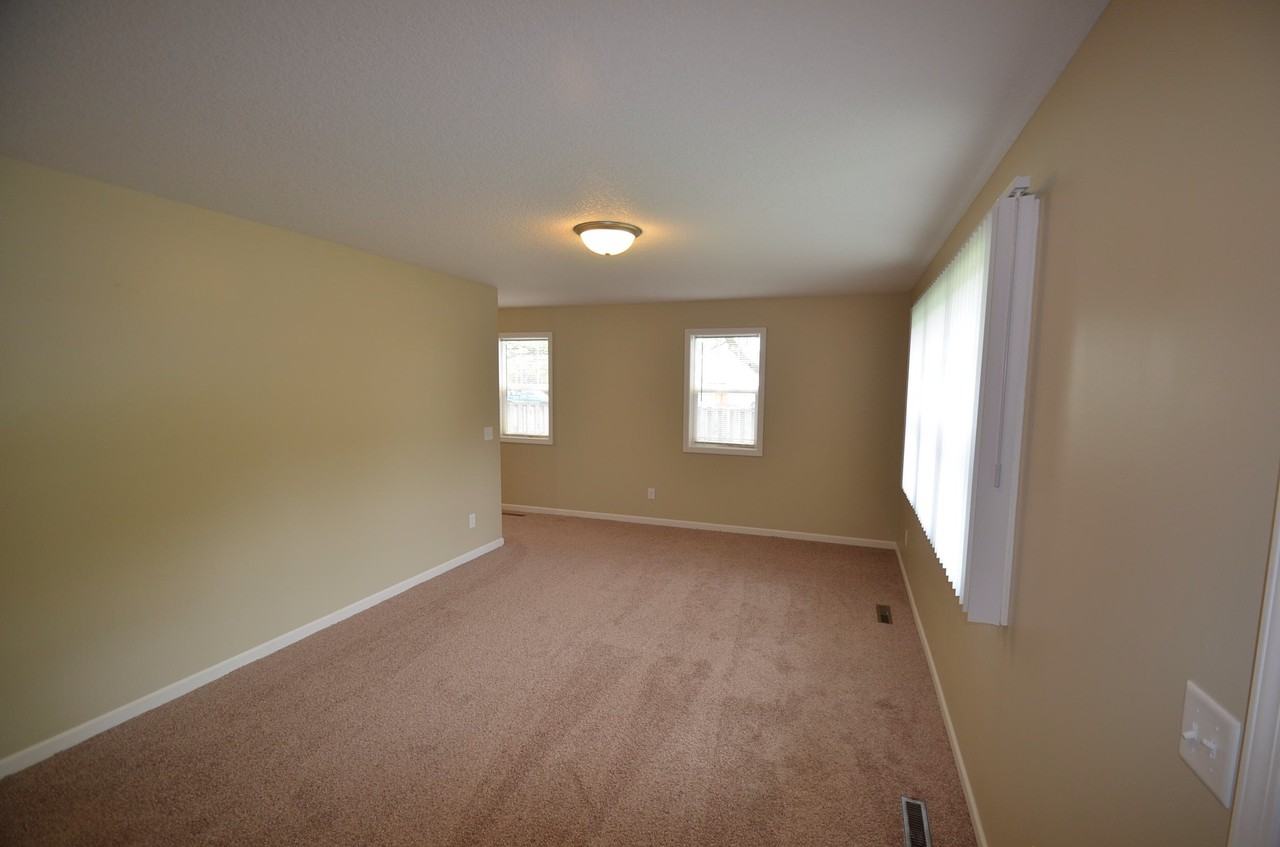 5644 Maryland Ave N - Photo 2 of 10