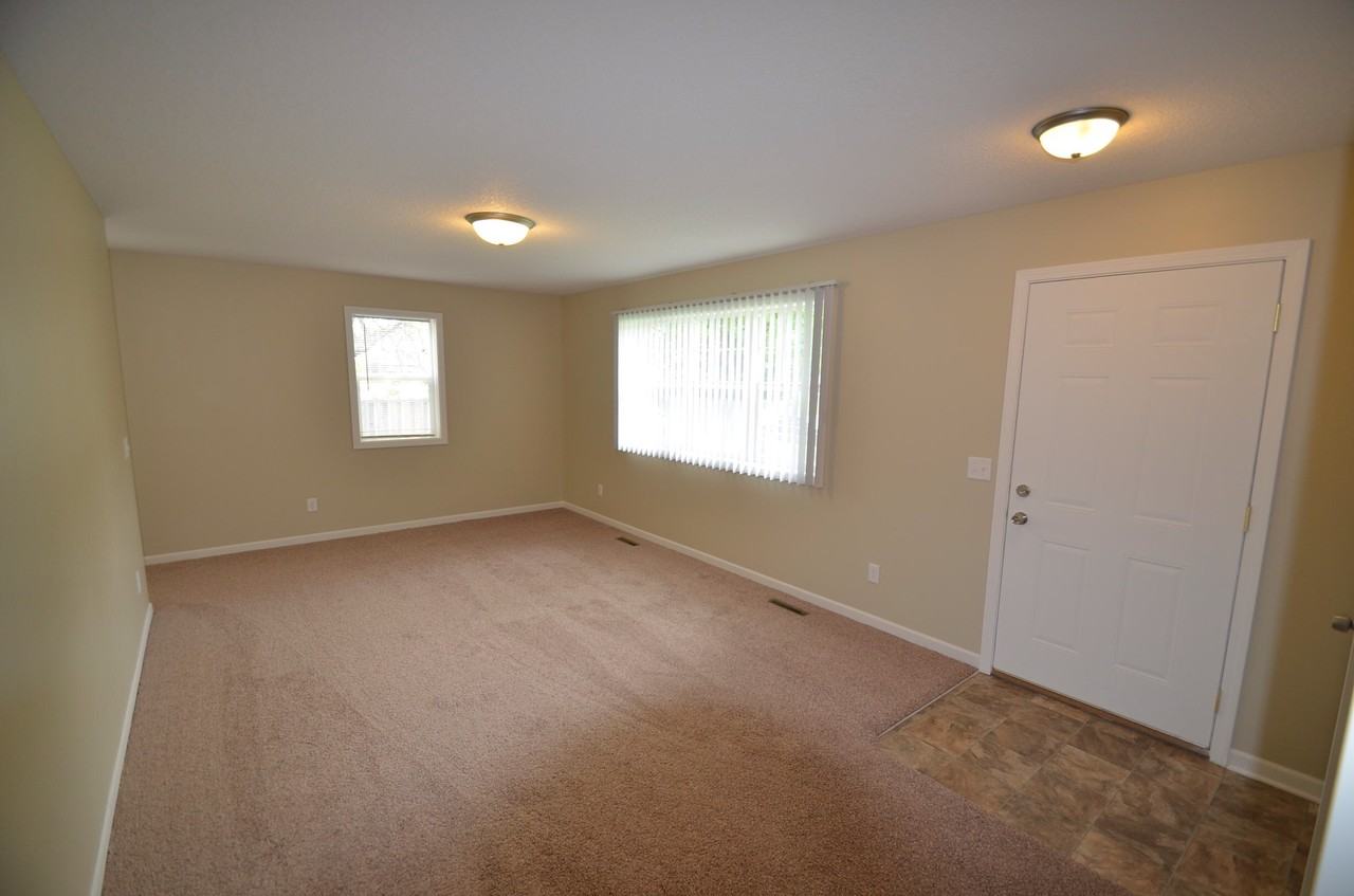 5644 Maryland Ave N - Photo 3 of 10