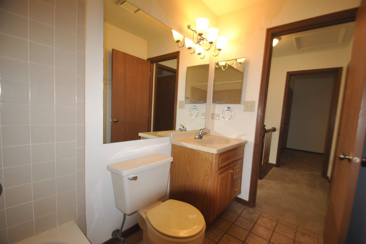 1620 Teri Ln - Photo 2 of 10