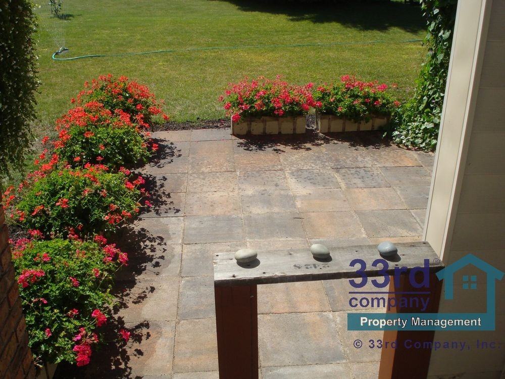 295 Hallam Curve - Photo 2 of 12