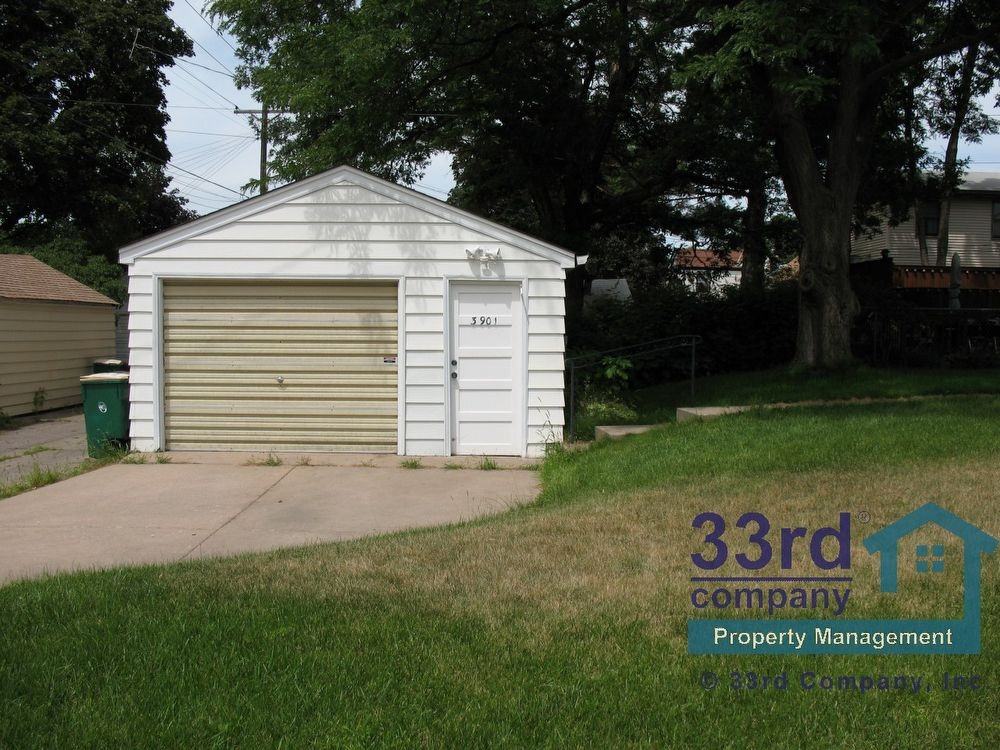 3901 York Ave N - Photo 3 of 13