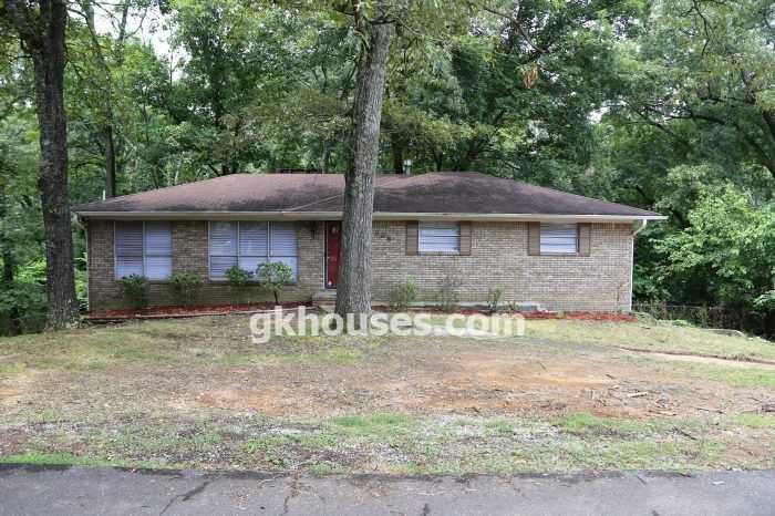 1208 Oakley Dr - Photo 2 of 43