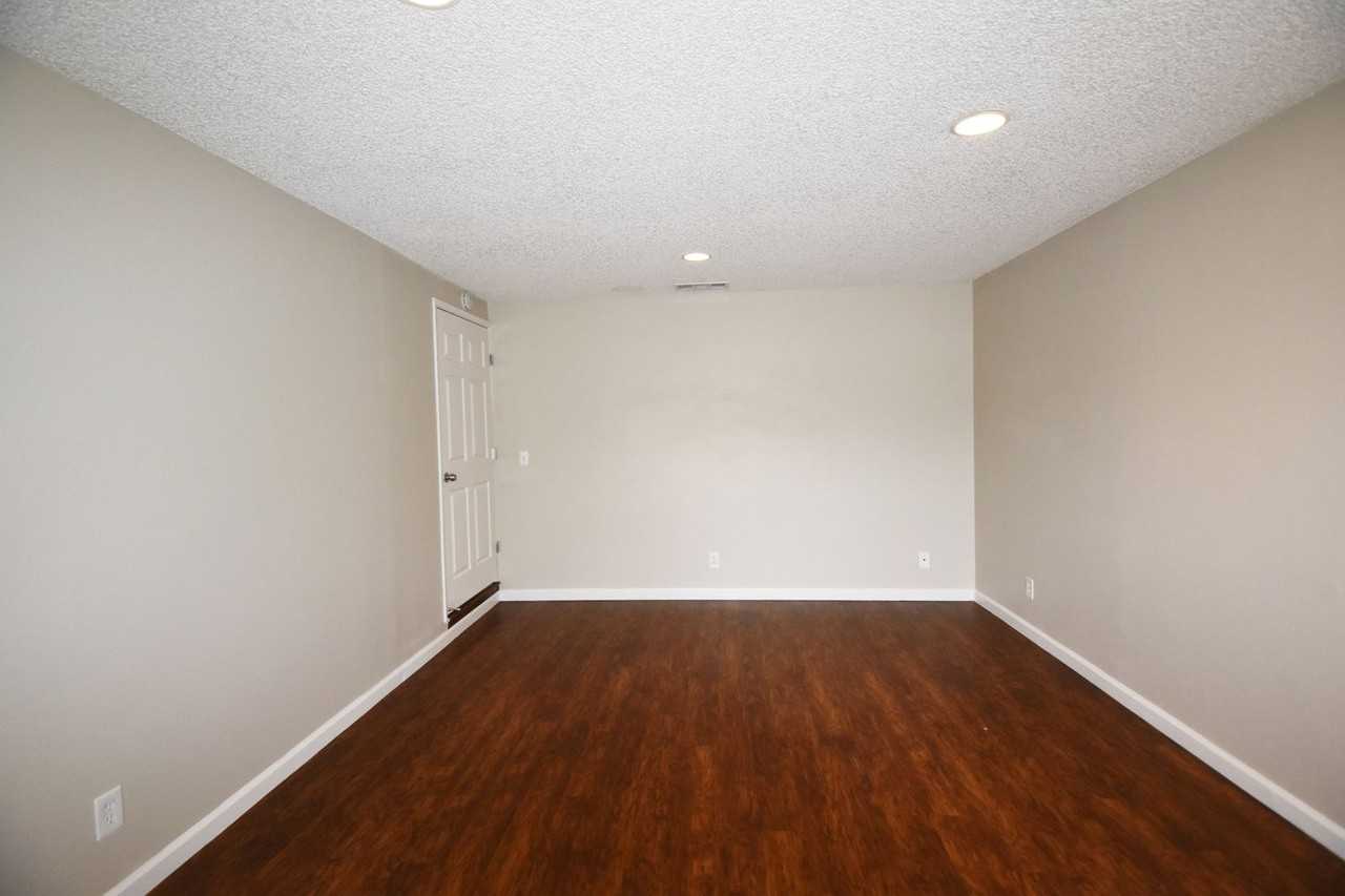 7405 Meadowgate Dr - Photo 2 of 14