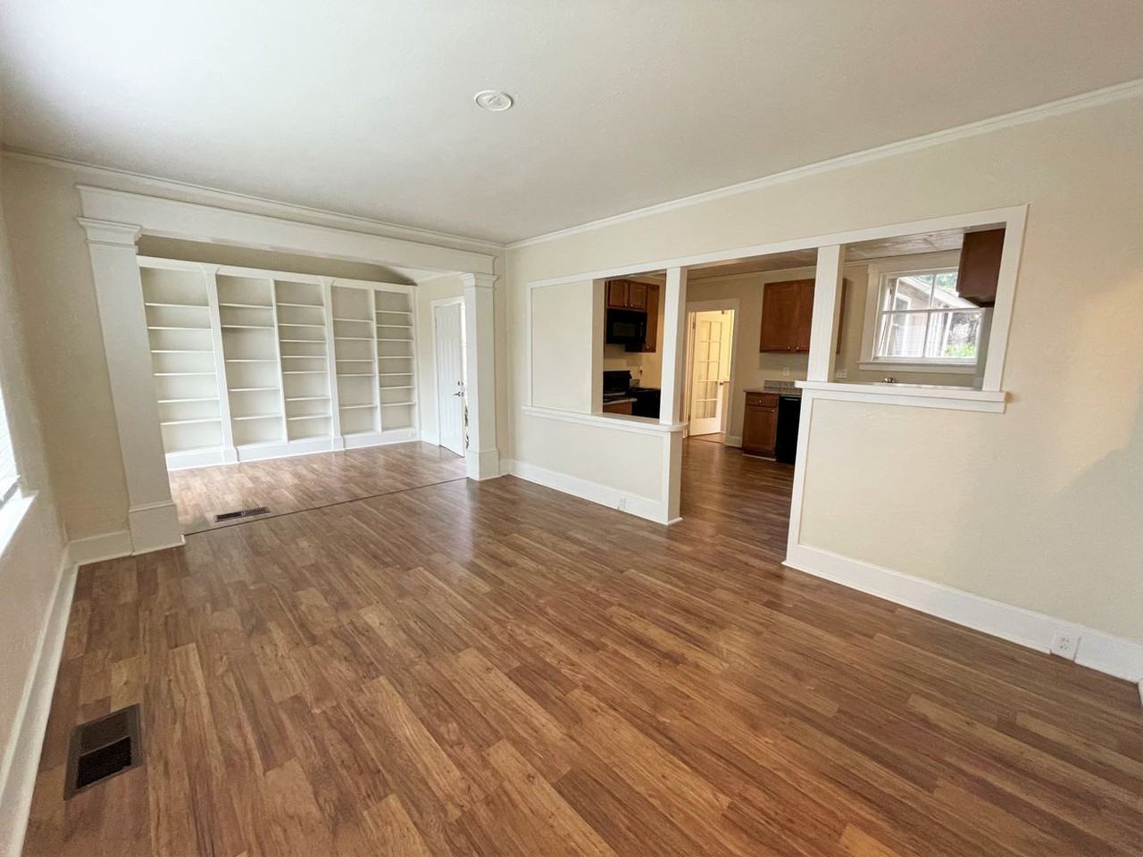 17 N Daniels Ave - Photo 3 of 16