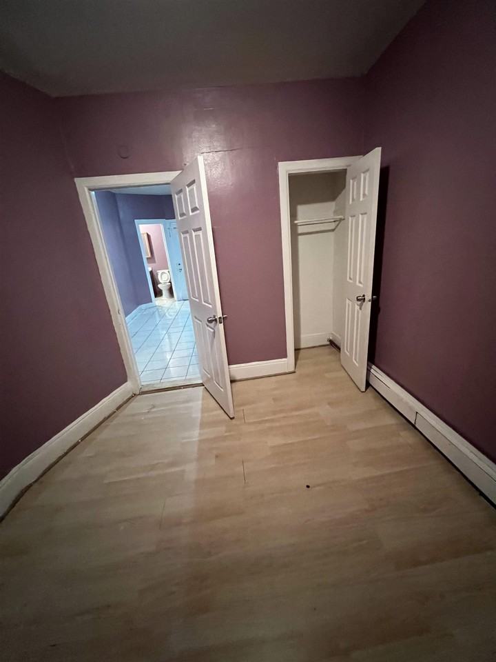 44 W 54th St #2r - Photo 3 of 7