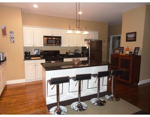 131 Derby St #1R - Photo 2 of 10
