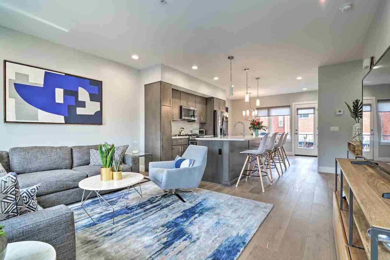 312 47th St #1 - Photo 2 of 16