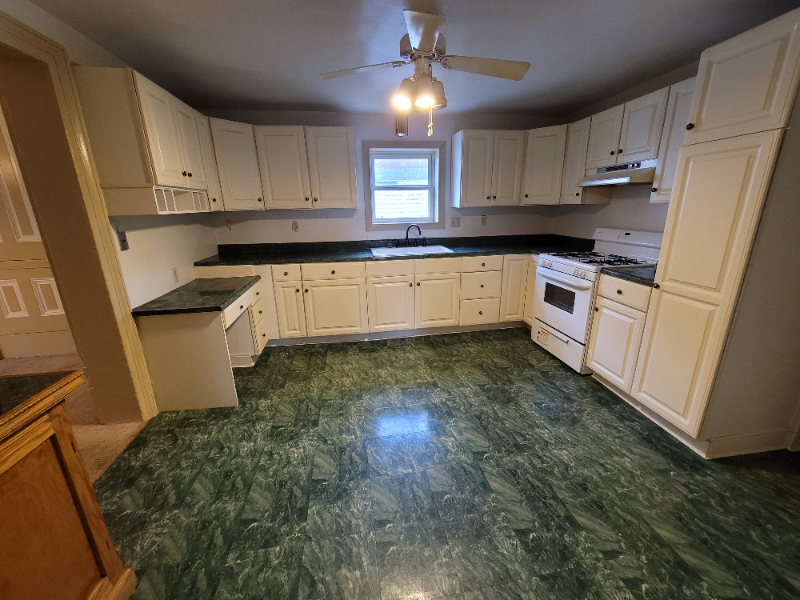 104 Lincoln Ave - Photo 2 of 14