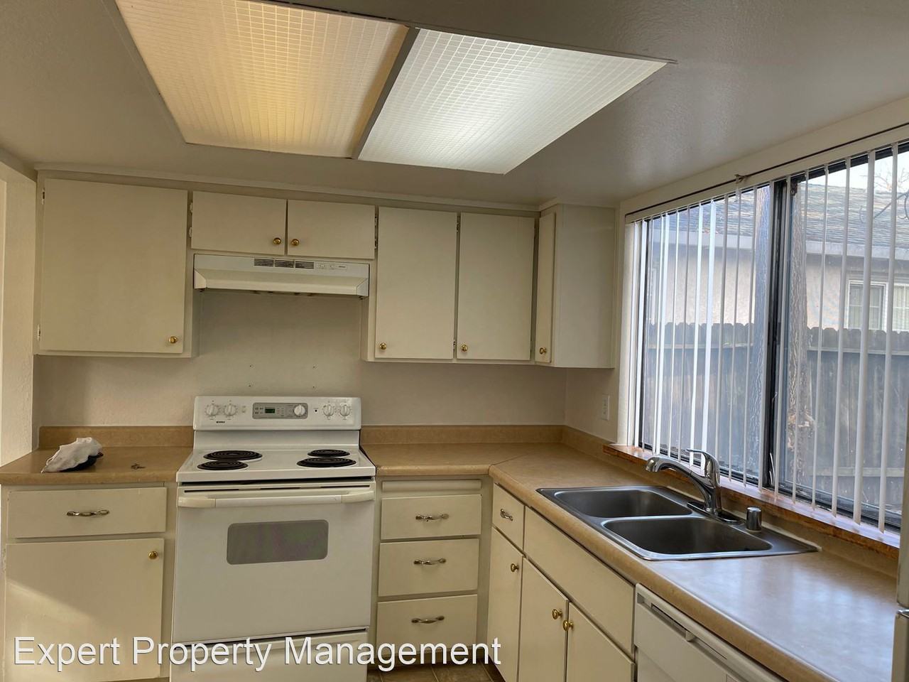 421 Peralta Ave - Photo 2 of 15