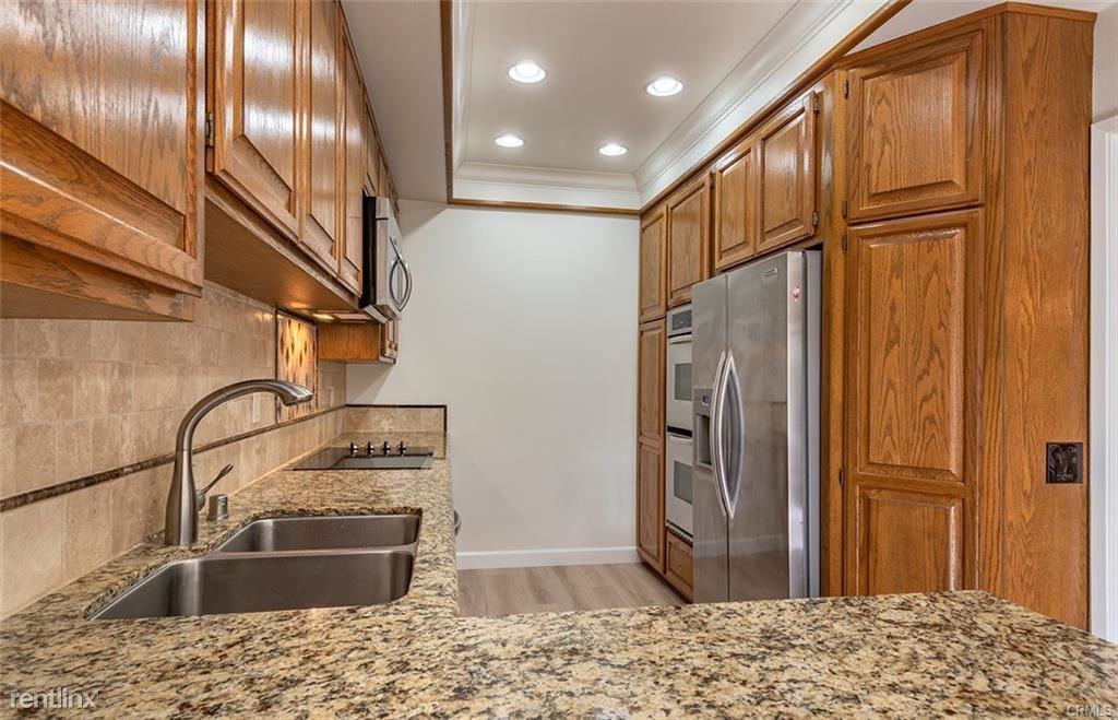 2952 Quedada - Photo 2 of 10