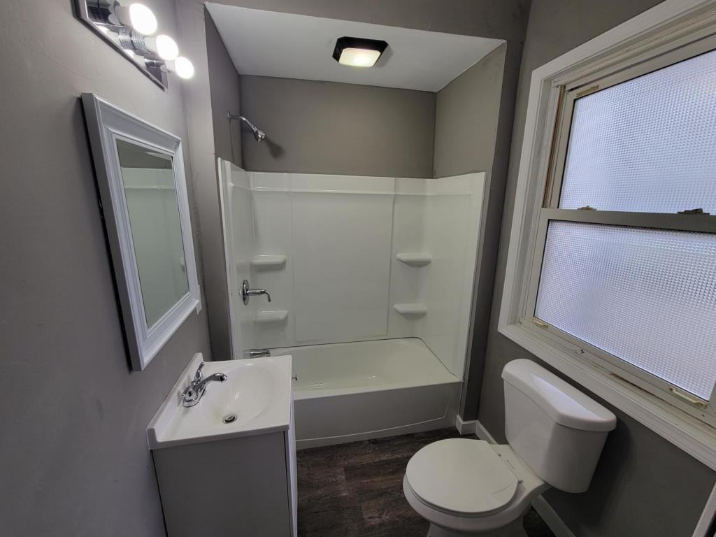 3417 Duquesne Ave - Photo 3 of 43