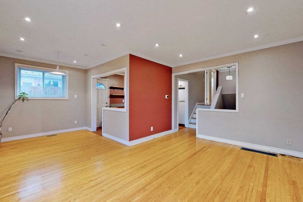 16 Knowles Crescent - Photo 5 of 14