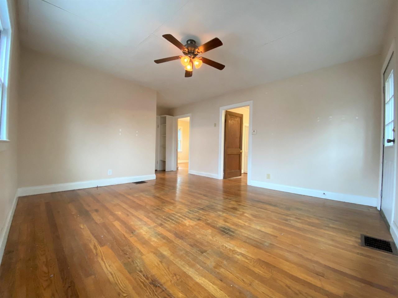96 1/2 Louisiana Ave #1 - Photo 4 of 25