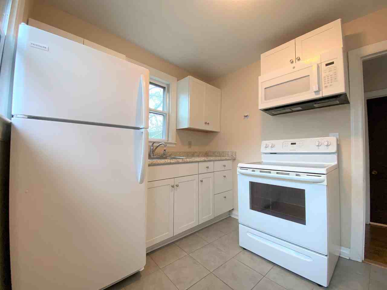 96 1/2 Louisiana Ave #1 - Photo 7 of 25