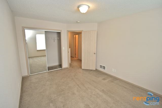 7019 N Wyoming Ave - Photo 2 of 17