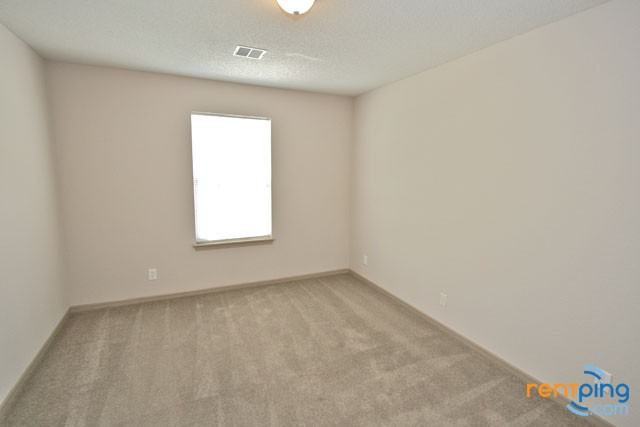 7019 N Wyoming Ave - Photo 3 of 17