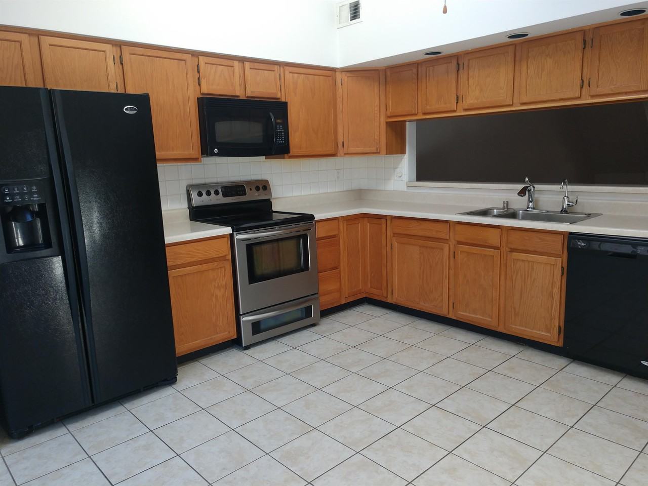 107 Charleston Ln #1 - Photo 2 of 10