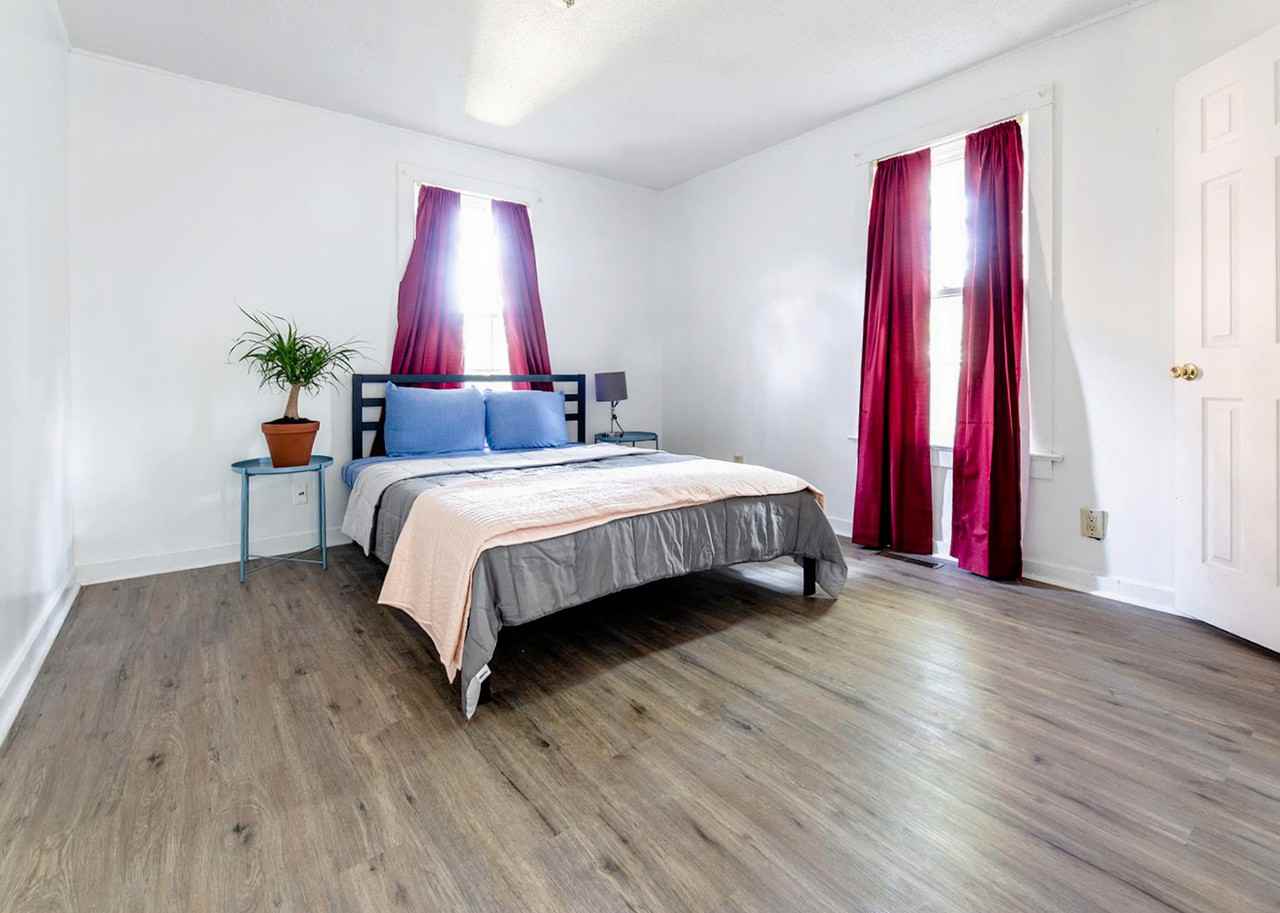 Custer St - Photo 7 of 8