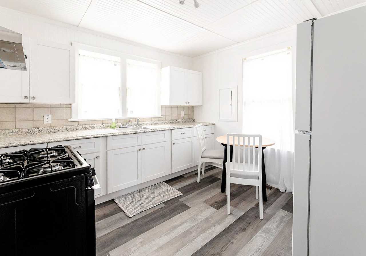 Custer St - Photo 2 of 8