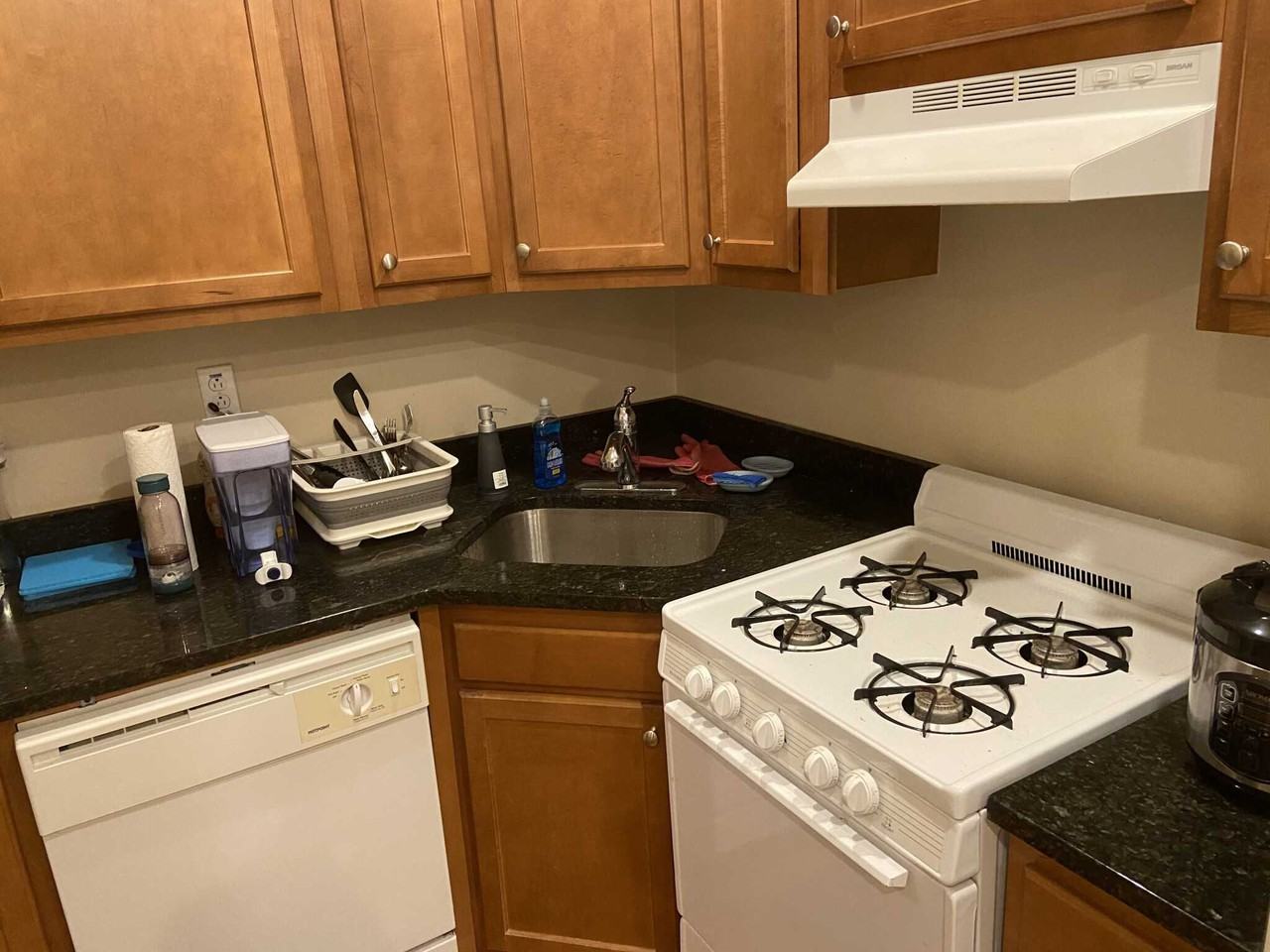 Commonwealth Ave - Photo 3 of 18