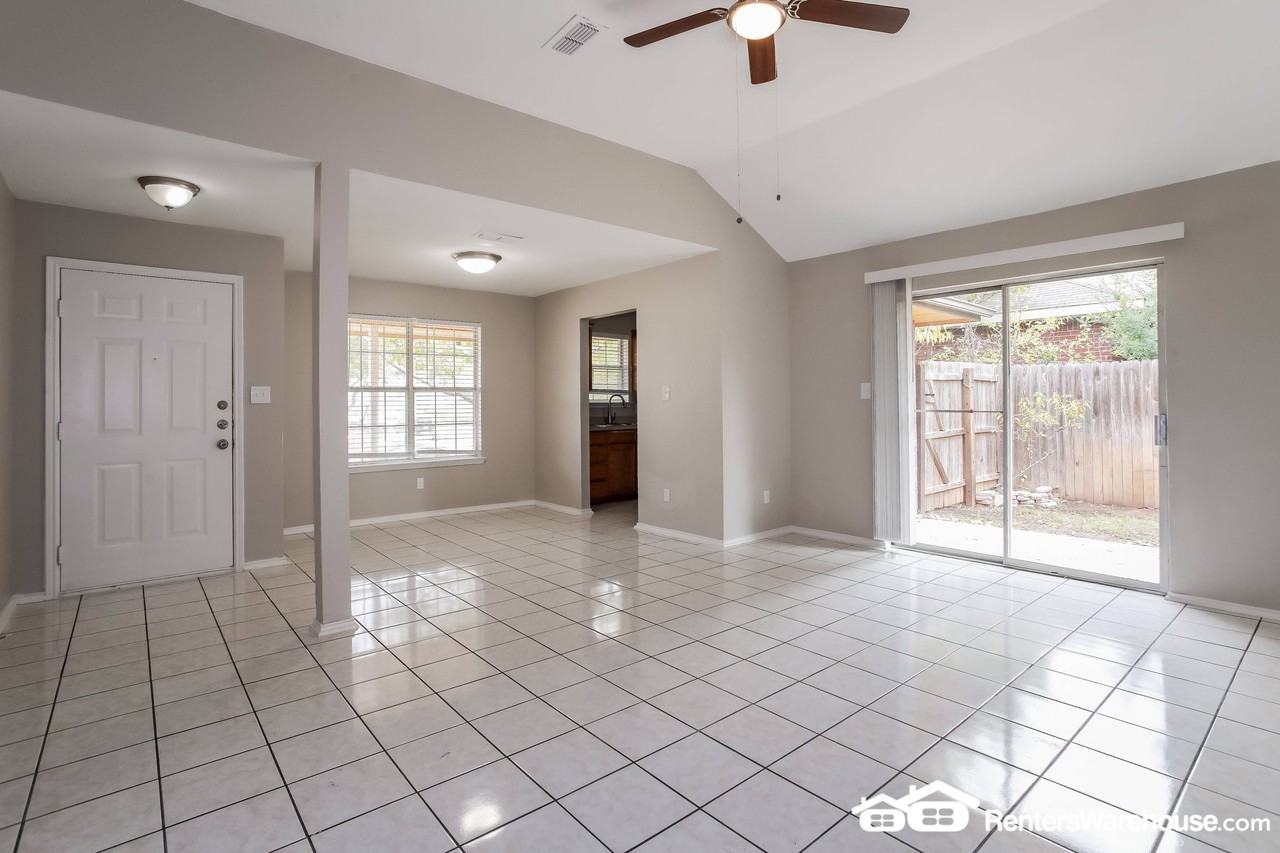 1320 Paco Trl - Photo 3 of 10