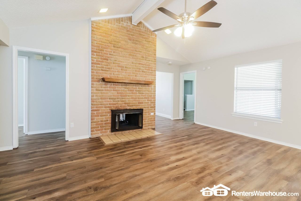 6817 Stillmeadows Cir S - Photo 3 of 10