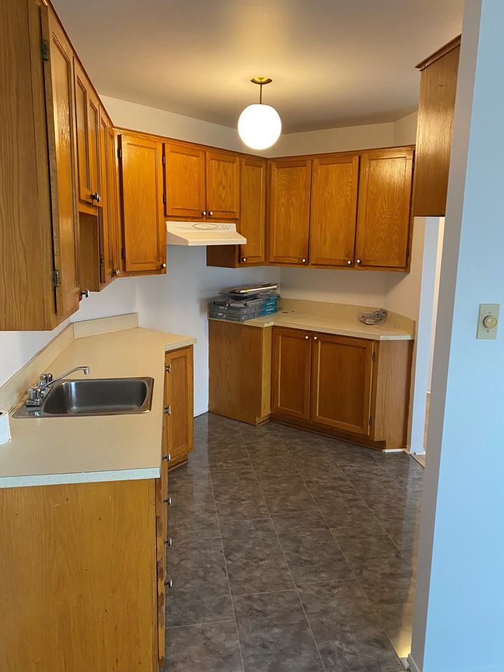 38 Rue Maple Apartments in SainteAnnDeBellevue, SainteAnnede