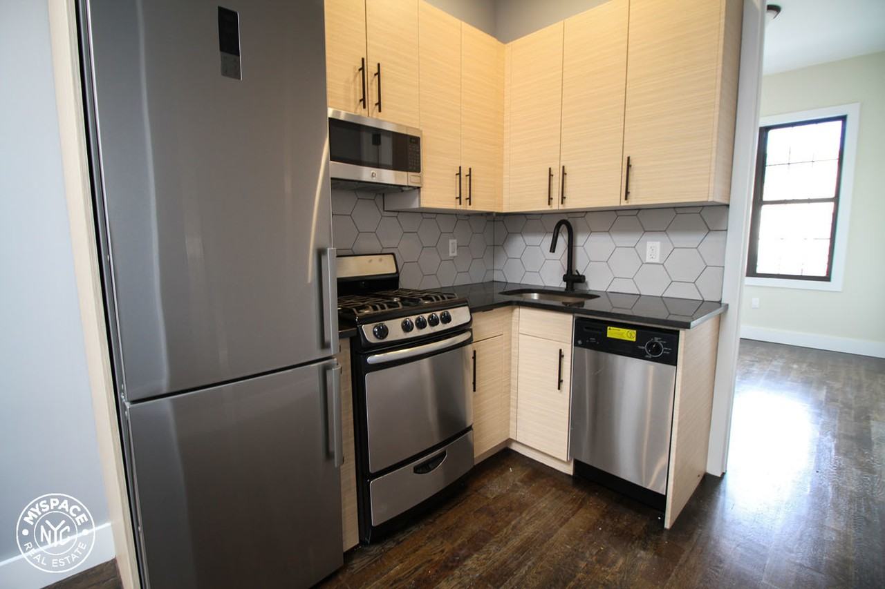 5438 Arnold Ave #2R - Photo 2 of 10