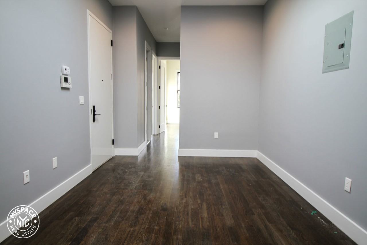 5438 Arnold Ave #2R - Photo 3 of 10